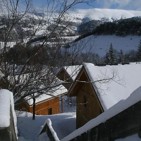 With Shuttle Bus To The Ski Lift